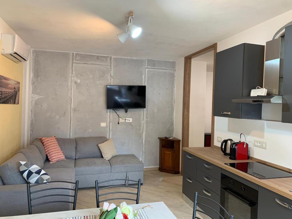 Apartamento Alfiumea Tirano Exterior foto